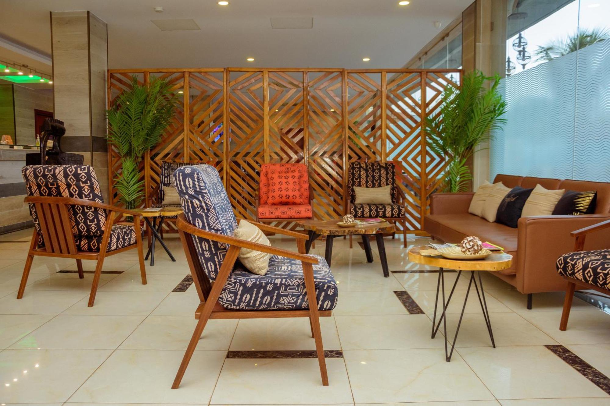 Hotel La Rose Blanche Korhogo Εξωτερικό φωτογραφία