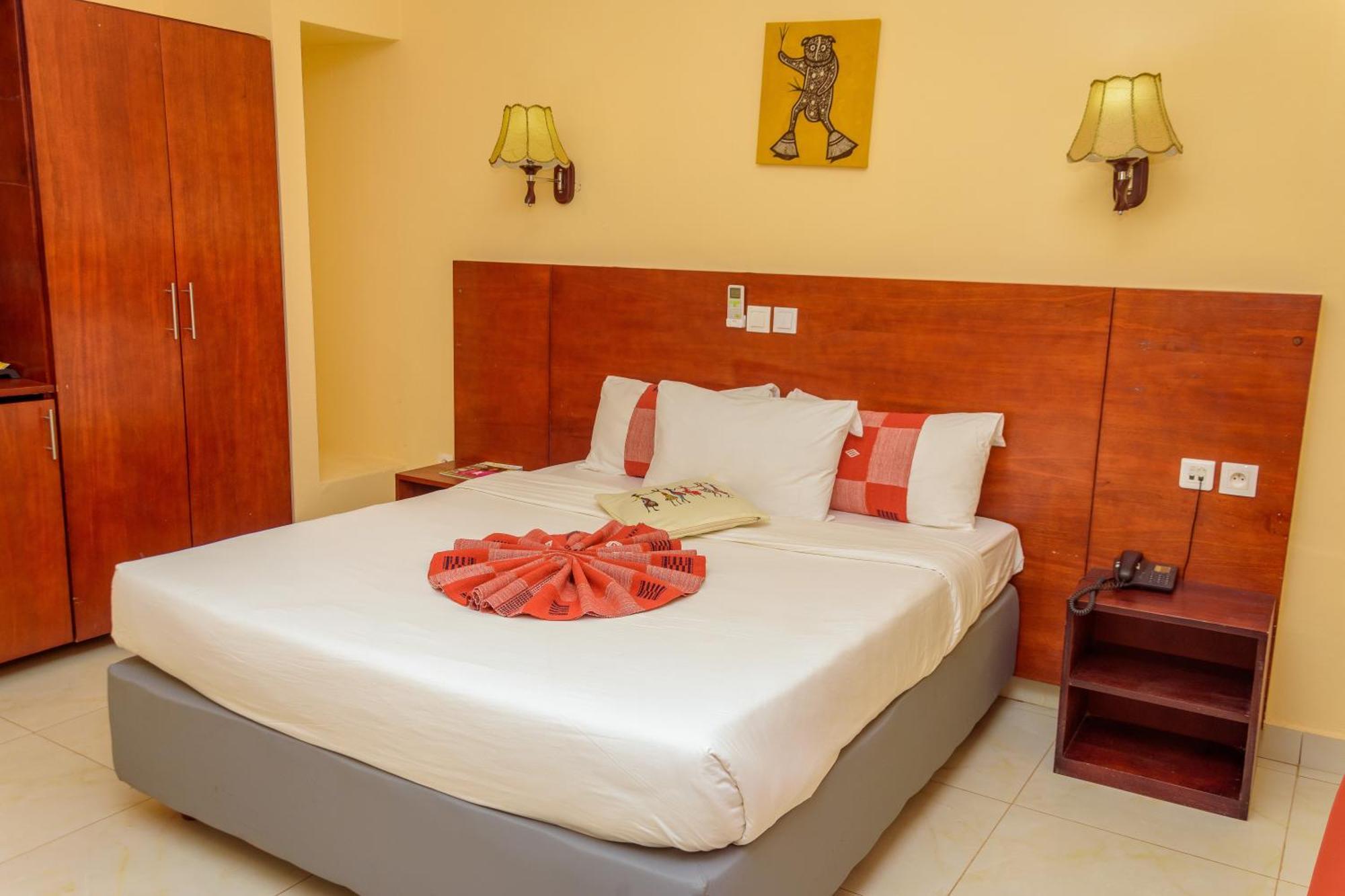 Hotel La Rose Blanche Korhogo Εξωτερικό φωτογραφία