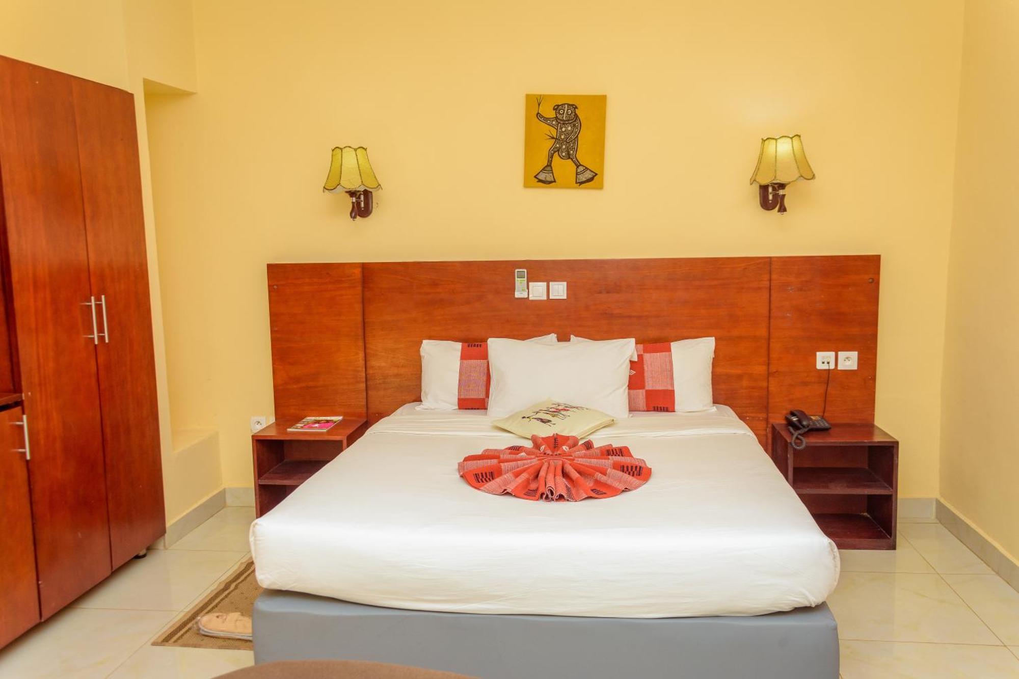 Hotel La Rose Blanche Korhogo Εξωτερικό φωτογραφία