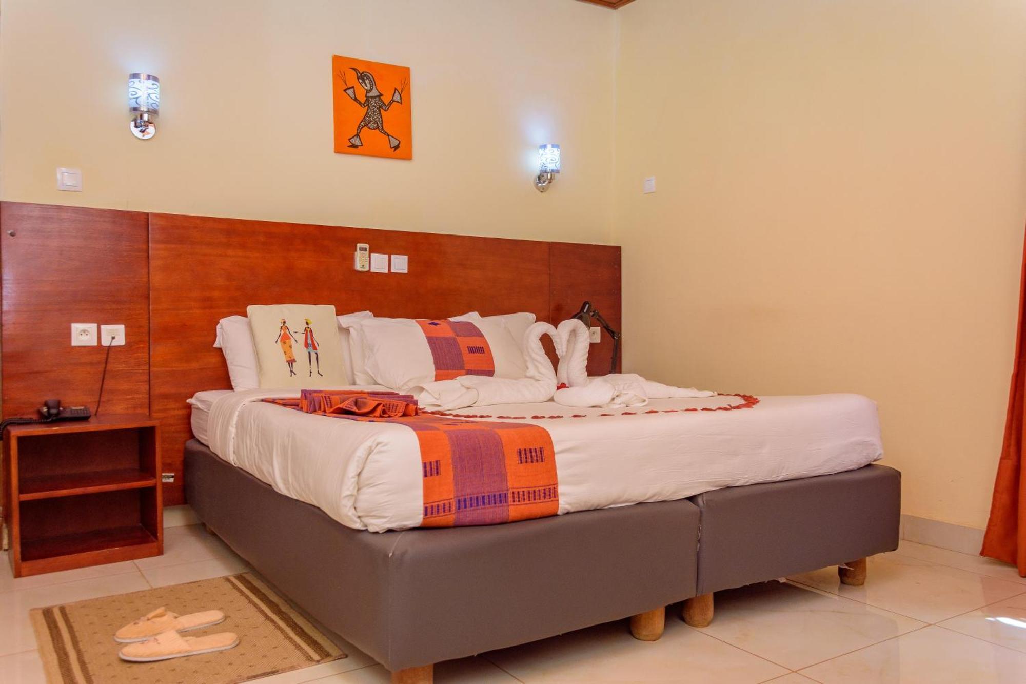 Hotel La Rose Blanche Korhogo Εξωτερικό φωτογραφία
