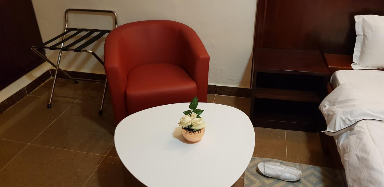 Hotel La Rose Blanche Korhogo Εξωτερικό φωτογραφία