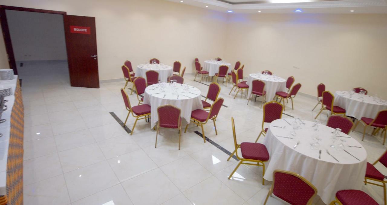 Hotel La Rose Blanche Korhogo Εξωτερικό φωτογραφία
