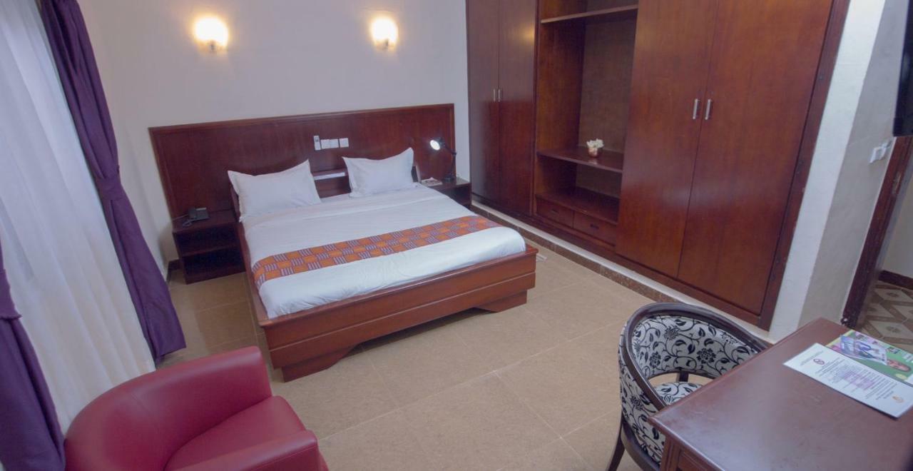 Hotel La Rose Blanche Korhogo Εξωτερικό φωτογραφία