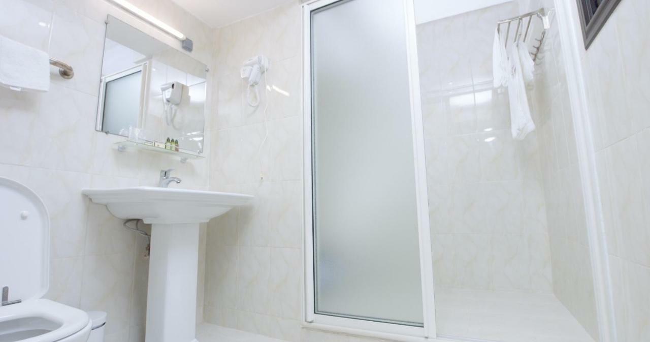 Hotel La Rose Blanche Korhogo Εξωτερικό φωτογραφία