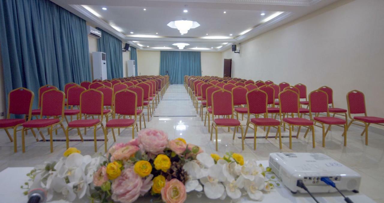 Hotel La Rose Blanche Korhogo Εξωτερικό φωτογραφία